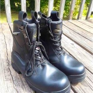 Refrigiwear Boots Thinsulate Ultra insulation Vibram Soles Men's size 10